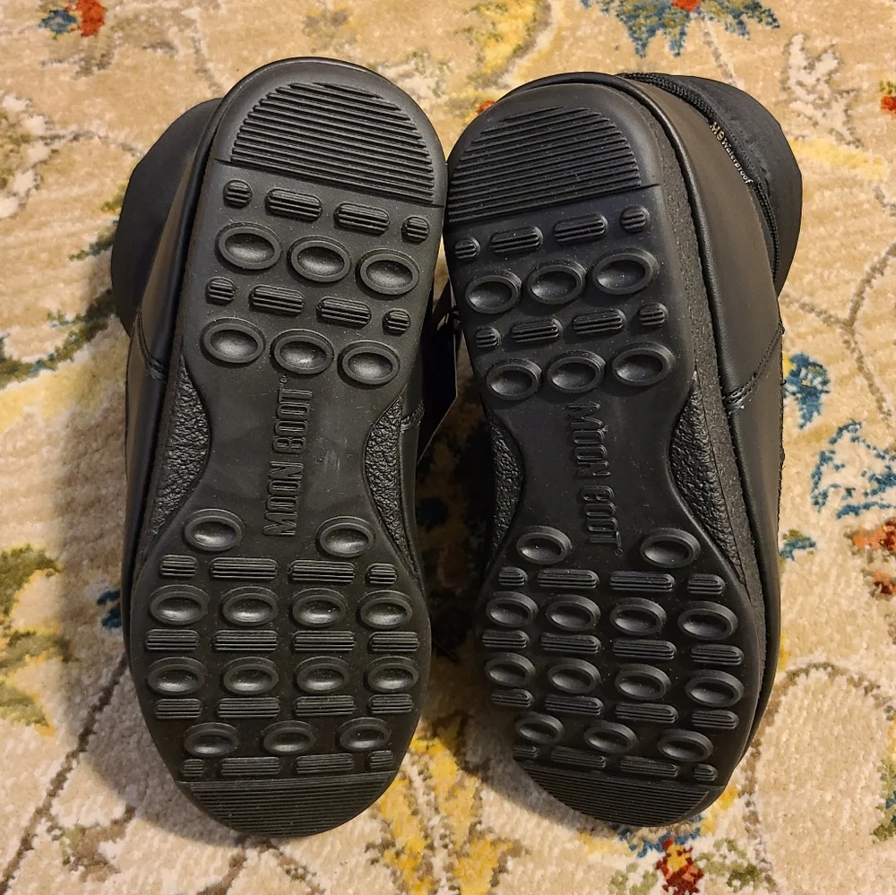 MOON BOOTS Black Nylon Low Moon Boot - Picture 11 of 12